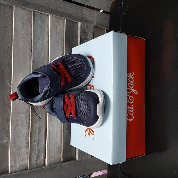 Toddler Ari Sneakers | Cat & Jack | 5 - Picture 1 of 9